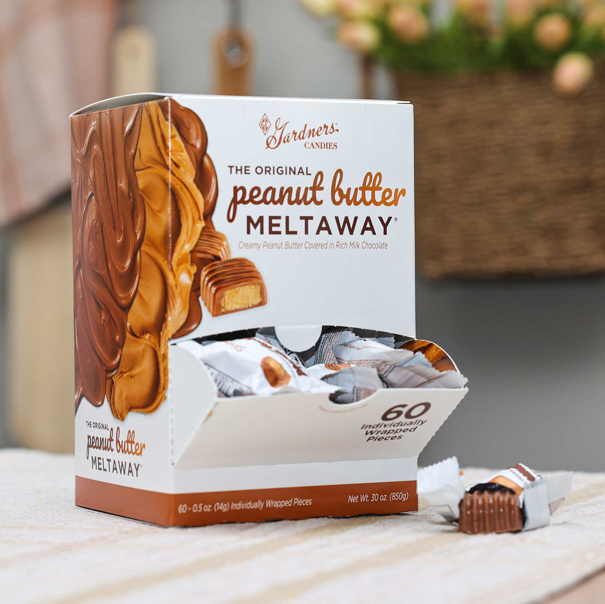 Original Peanut Butter Meltaway® Tin 16 oz. | 32 pc. 